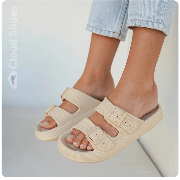 Cloud Slides Sandals Oat Latte Woman Size 9 - Picture 3 of 12